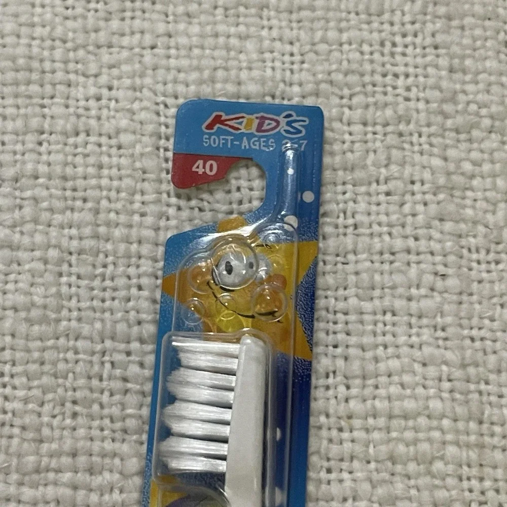 New Crest‎ Black & White Orca Killer Whale Collectible Toothbrush #40 For Child